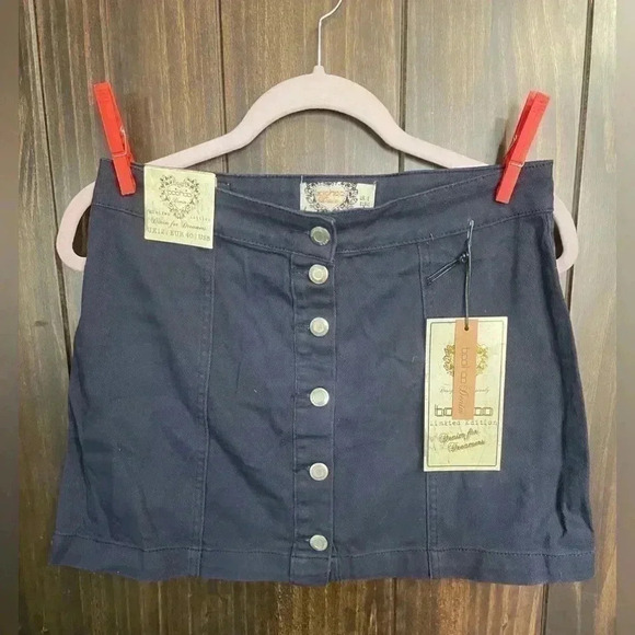 🌺 Boohoo Blue Button Through Front Navy Denim Mini Skirt Size:8 NWT - Picture 6 of 8